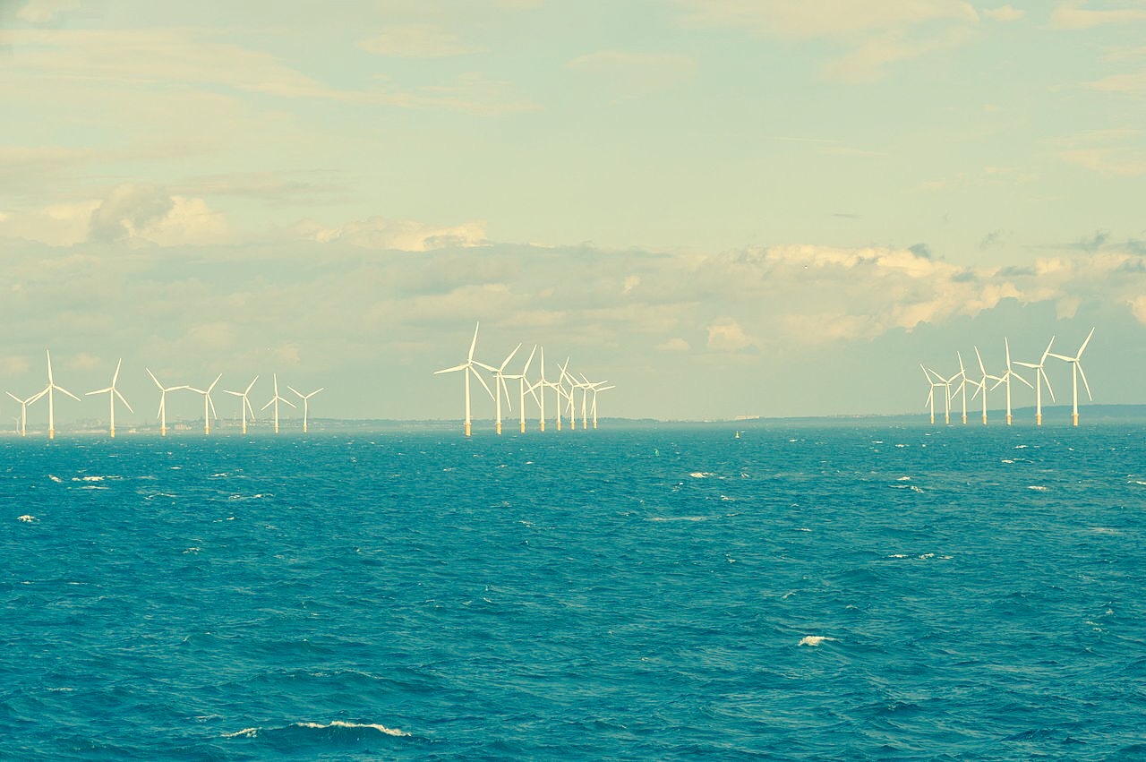 Burbo Bank Offshore Windfarm with North Wales behind (Source: Ian Mantel)